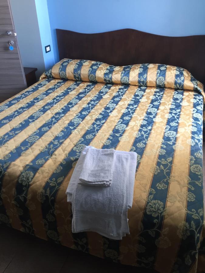 Hotel Il Castello Paola Eksteriør bilde