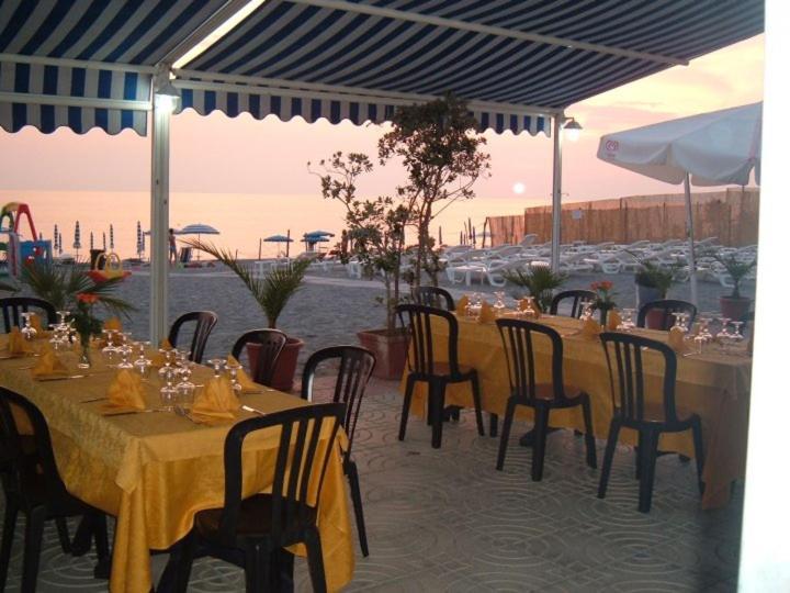 Hotel Il Castello Paola Eksteriør bilde
